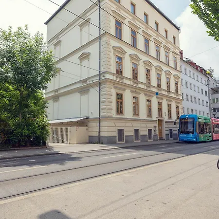 Apartment Leonart Living 62 *