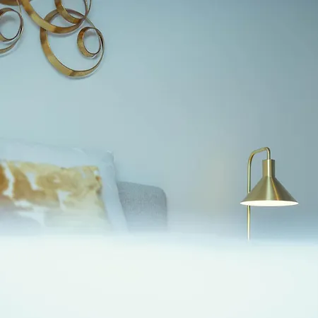 Апартаменти Leonart Living 62